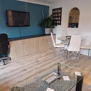2-bedroom *nr Centre With Parking* Southampton
