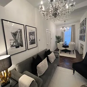 Luxury - Townhouse Holiday home Belfast