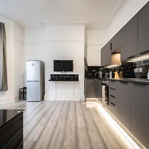 Newly Renovated 2 Bed Ground Floor Flat Southampton