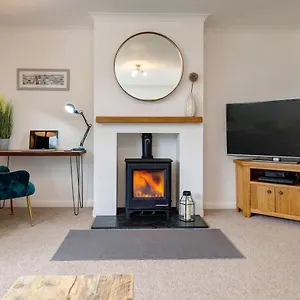 Luxury Detached 4 Bedroom House Apartment Exeter